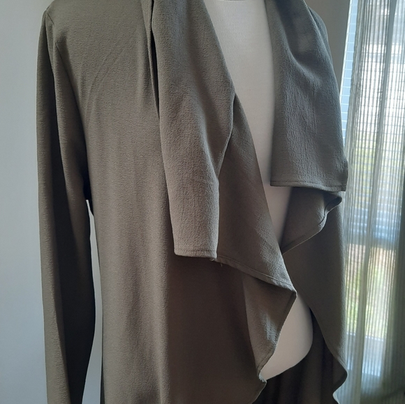 Revamped Sirens | Green Cardigan - Picture 2 of 10